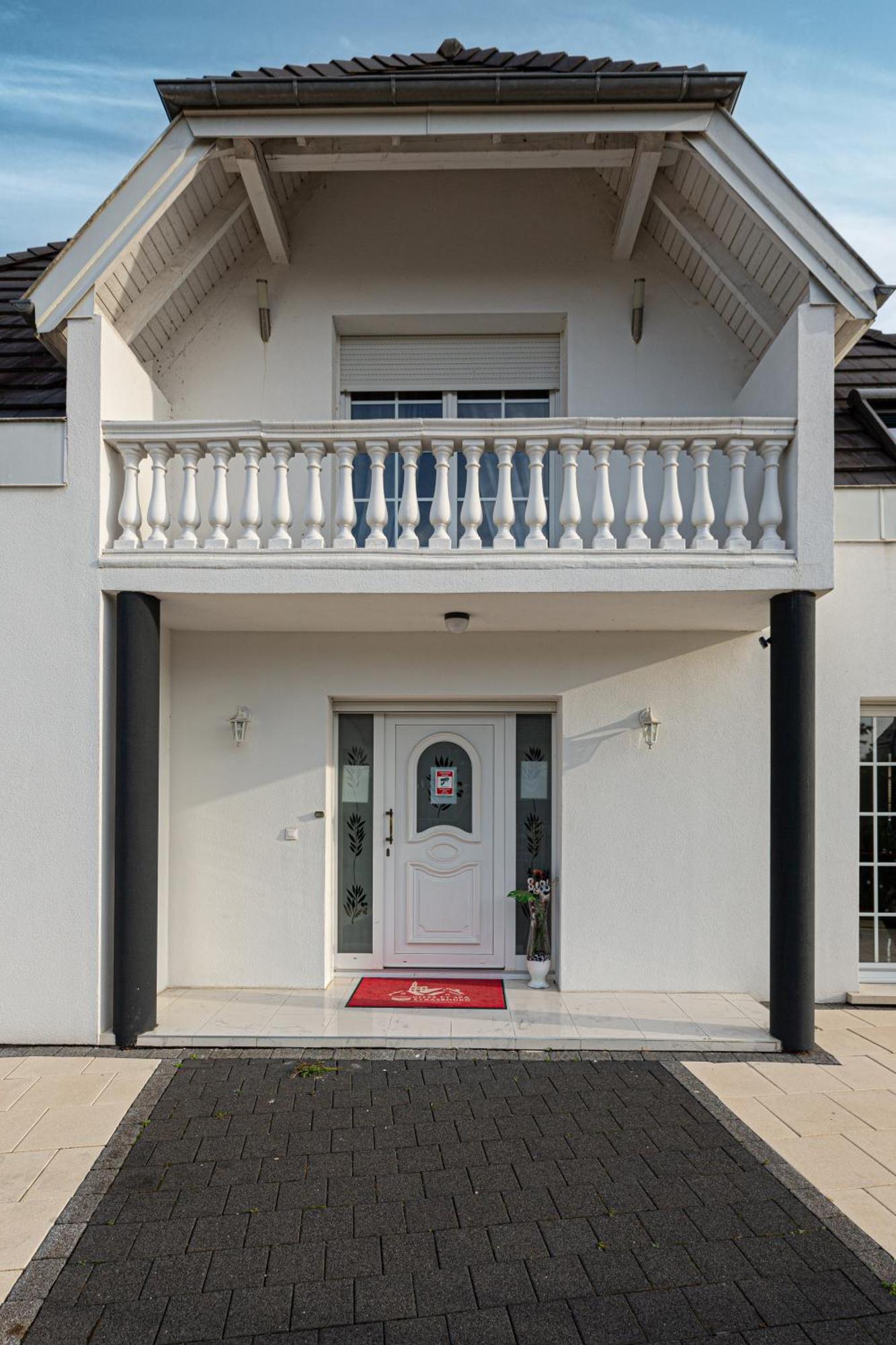 Gites Spa Strasbourg - Villa Ours - Spa Prive, Sauna, Borne D'Arcade, Babyfoot Ittenheim المظهر الخارجي الصورة