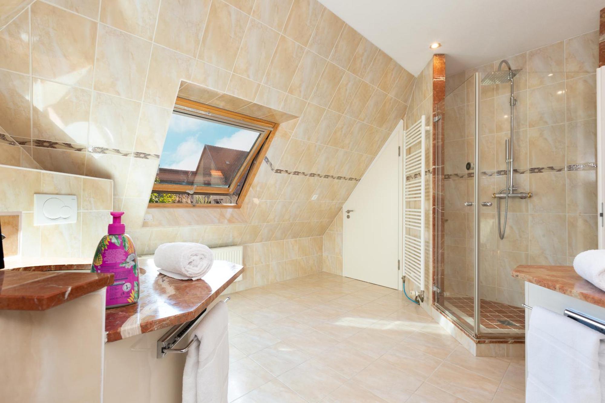 Gites Spa Strasbourg - Villa Ours - Spa Prive, Sauna, Borne D'Arcade, Babyfoot Ittenheim المظهر الخارجي الصورة