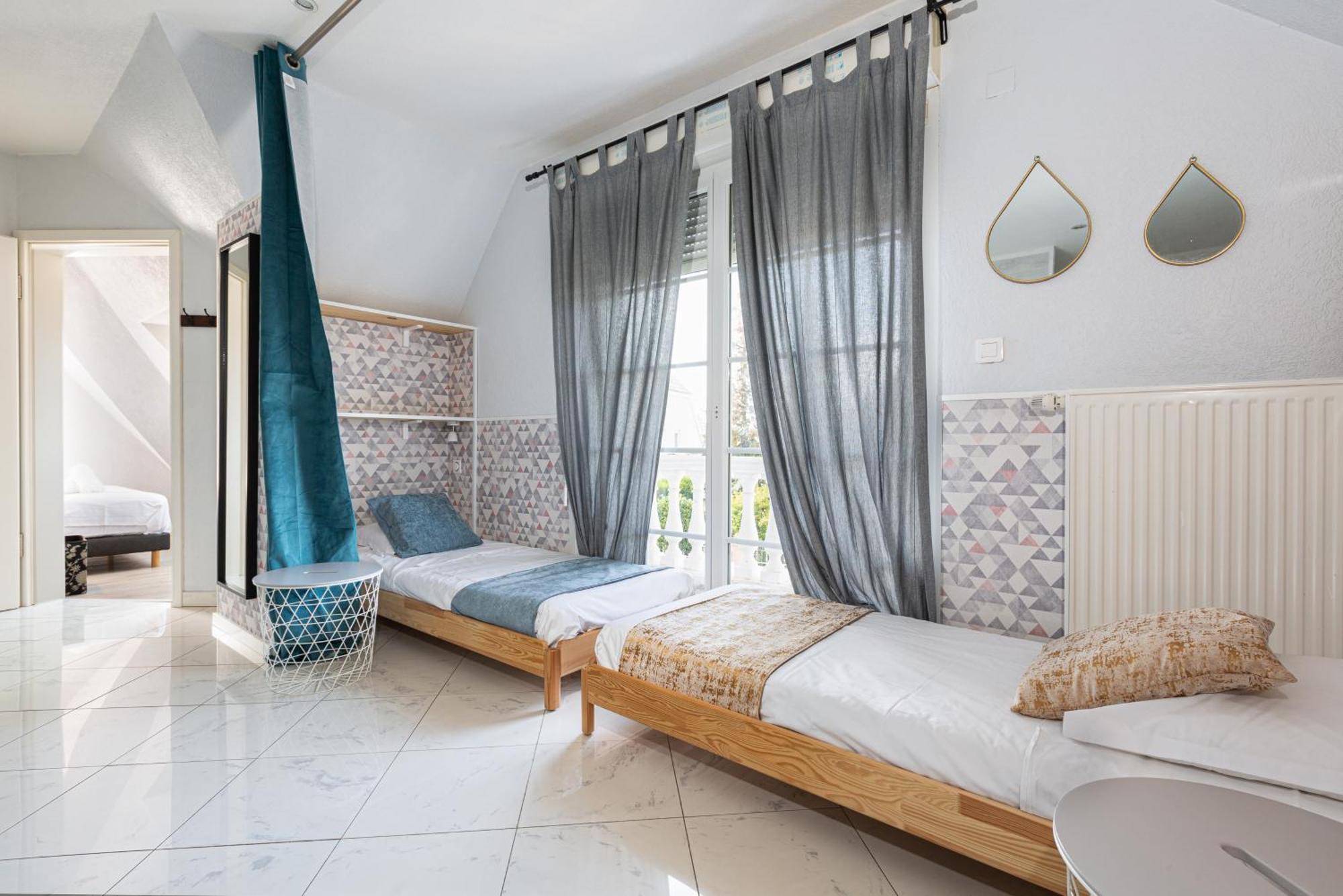Gites Spa Strasbourg - Villa Ours - Spa Prive, Sauna, Borne D'Arcade, Babyfoot Ittenheim المظهر الخارجي الصورة